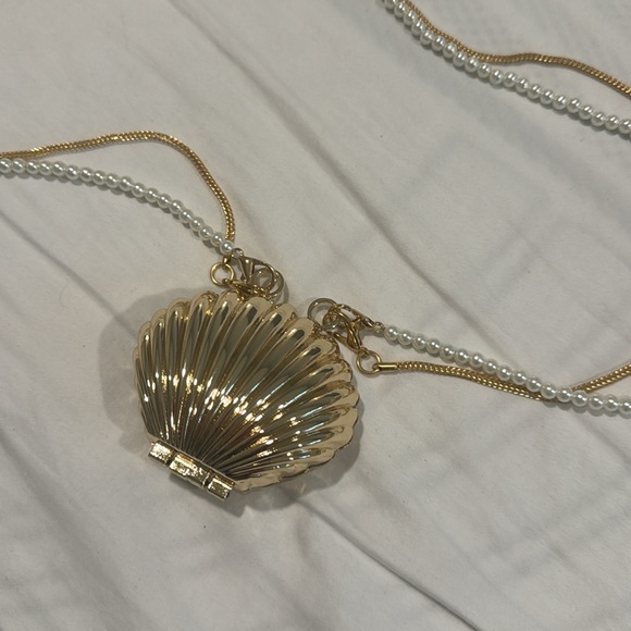 Shell Summer Bag - Picture 2 of 3